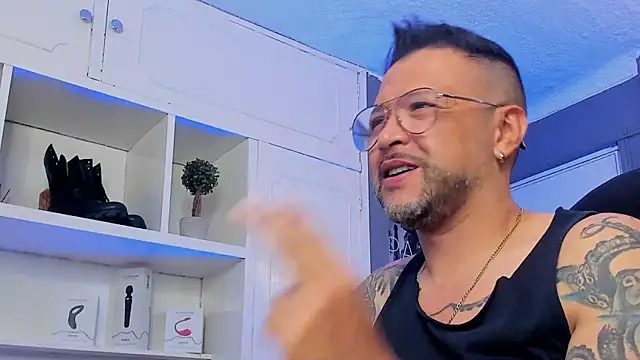 MrFrank tattoo online show from 03/15/25, 07:16