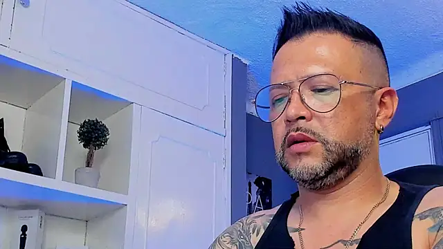 MrFrank tattoo online show from 03/15/25, 10:22