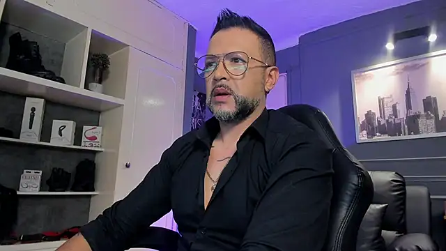 MrFrank tattoo online show from 09/16/25, 11:11