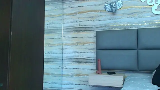 oliver  brown online show from 12/21/25, 12:18