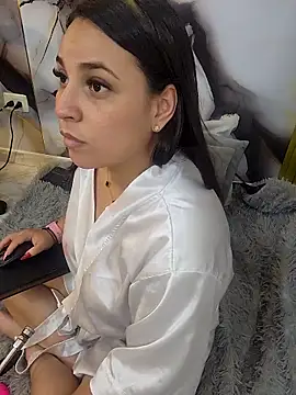 Snapshot of LizzRouse chatting on 05/08/26, 09:09 LizzRouse online show from 05/08/26, 09:09