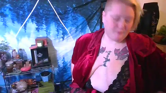 Snapshot of buxombosums chatting on 12/15/25, 07:12 buxombosums online show from 12/15/25, 07:12