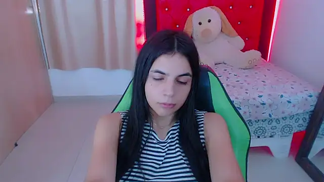 Snapshot of _elenna chatting on 12/27/24, 08:39 elenna online show from 12/27/24, 08:39