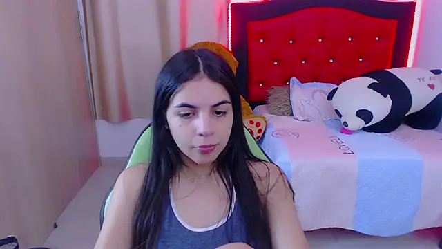 Snapshot of _elenna chatting on 01/16/25, 05:23 elenna online show from 01/16/25, 05:23