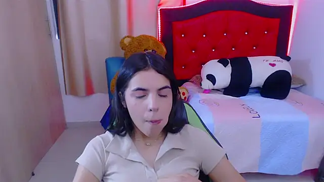 Snapshot of _elenna chatting on 01/17/25, 09:06 elenna online show from 01/17/25, 09:06