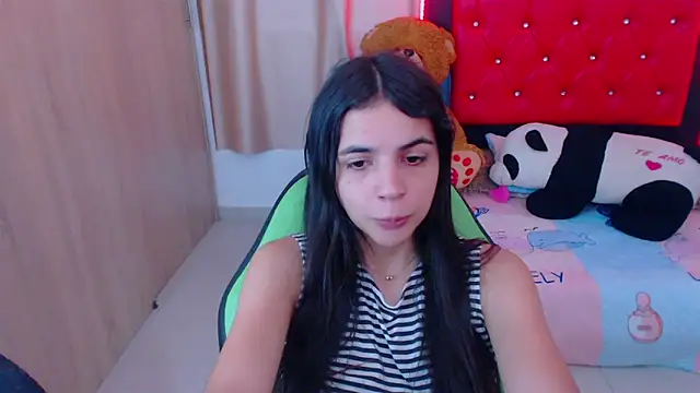 Snapshot of _elenna chatting on 02/02/25, 05:37 elenna online show from 02/02/25, 05:37