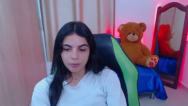 Snapshot of _elenna chatting on 02/12/25, 12:16 elenna online show from 02/12/25, 12:16