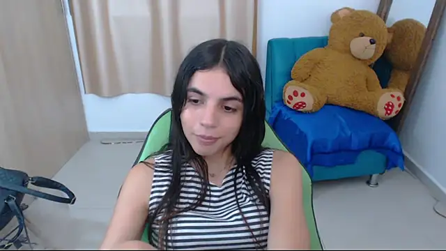 Snapshot of _elenna chatting on 02/24/25, 11:41 elenna online show from 02/24/25, 11:41