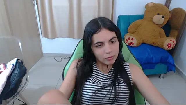 Snapshot of _elenna chatting on 02/25/25, 05:25 elenna online show from 02/25/25, 05:25