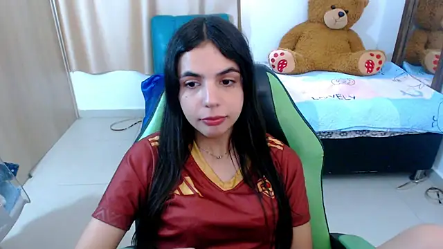 Snapshot of _elenna chatting on 03/13/25, 05:28 elenna online show from 03/13/25, 05:28