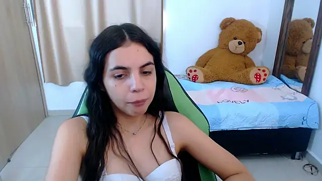 Snapshot of _elenna chatting on 03/17/25, 06:11 elenna online show from 03/17/25, 06:11