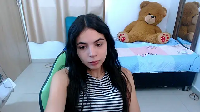 Snapshot of _elenna chatting on 03/18/25, 05:31 elenna online show from 03/18/25, 05:31