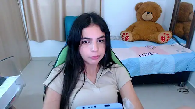 Snapshot of _elenna chatting on 03/20/25, 07:46 elenna online show from 03/20/25, 07:46