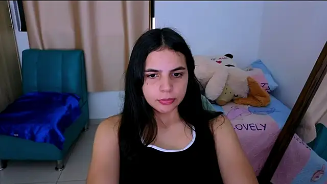Snapshot of _elenna chatting on 10/03/25, 05:43 elenna online show from 10/03/25, 05:43