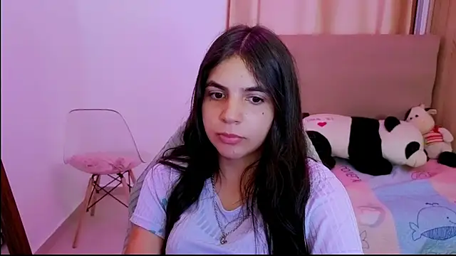 Snapshot of _elenna chatting on 04/18/26, 05:50 elenna online show from 04/18/26, 05:50