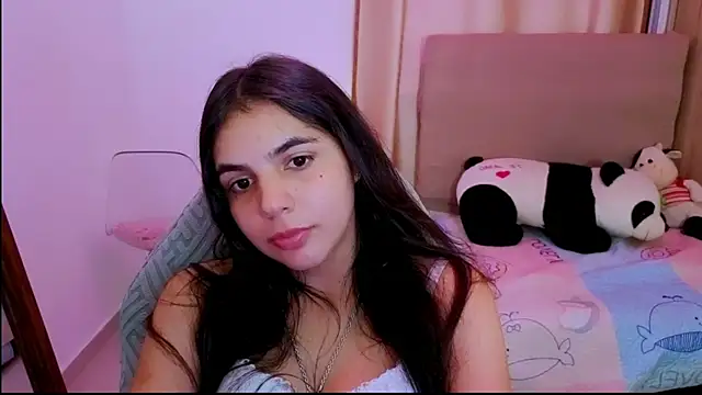 Snapshot of _elenna chatting on 04/18/26, 07:58 elenna online show from 04/18/26, 07:58