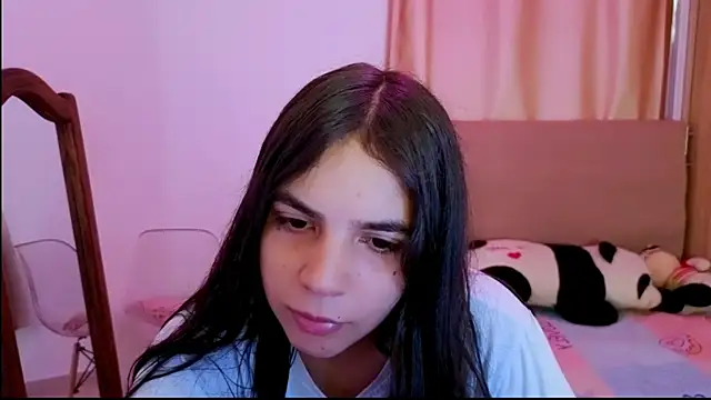 Snapshot of _elenna chatting on 04/23/26, 05:59 elenna online show from 04/23/26, 05:59
