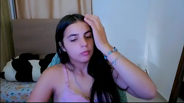 Snapshot of _elenna chatting on 05/15/26, 05:53 elenna online show from 05/15/26, 05:53