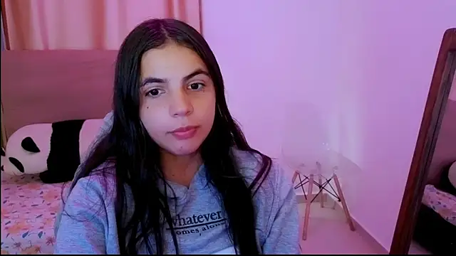 Snapshot of _elenna chatting on 05/17/26, 05:31 elenna online show from 05/17/26, 05:31