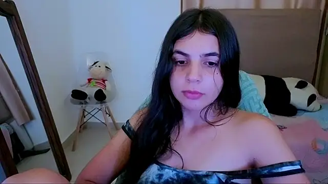 Snapshot of _elenna chatting on 06/11/26, 12:32 elenna online show from 06/11/26, 12:32