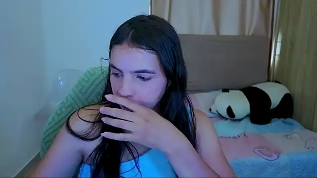 Snapshot of _elenna chatting on 07/07/26, 06:01 elenna online show from 07/07/26, 06:01