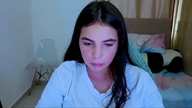 Snapshot of _elenna chatting on 07/23/26, 07:23 elenna online show from 07/23/26, 07:23