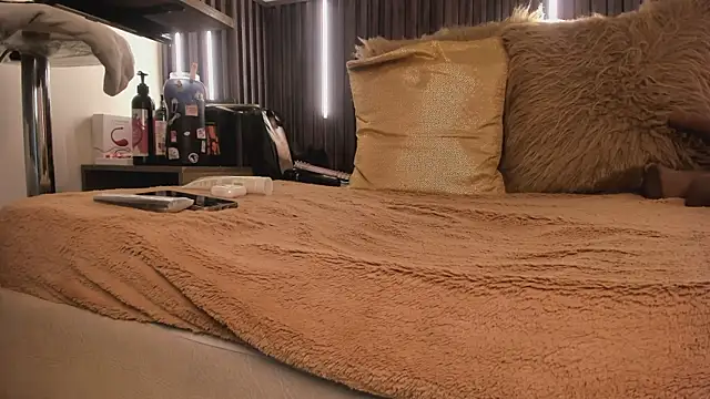  rebecca1 online show from 04/09/26, 01:27