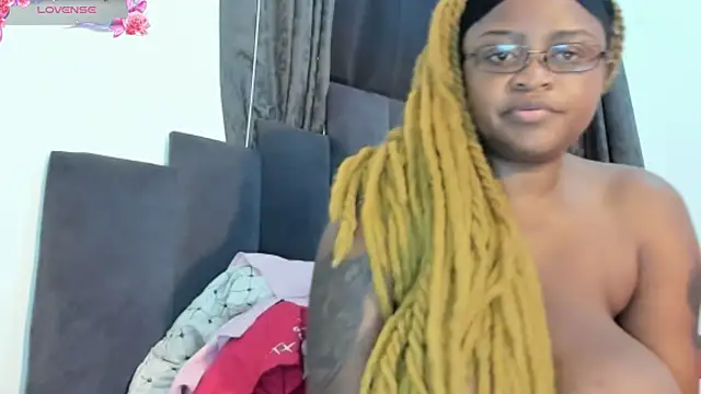 CuteBustyBabes online show from 12/26/24, 08:50