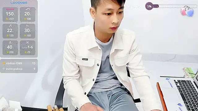 Snapshot of Naughty--asian chatting on 02/24/25, 05:00 Naughty--asian online show from 02/24/25, 05:00