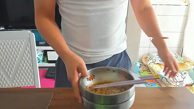 Snapshot of guozuo chatting on 09/15/25, 03:06 guozuo online show from 09/15/25, 03:06