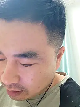 Snapshot of guozuo chatting on 10/04/25, 04:38 guozuo online show from 10/04/25, 04:38