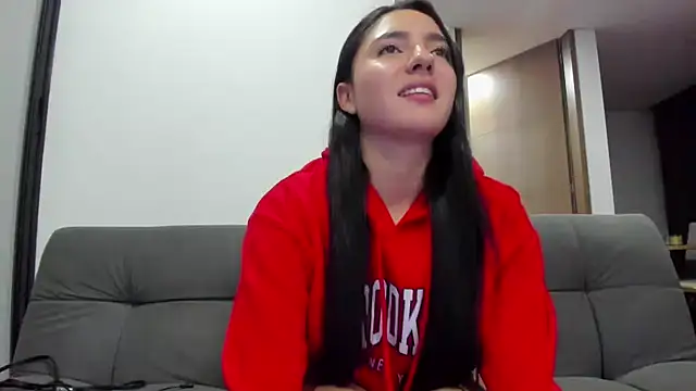 Snapshot of Isa_And_Natasha chatting on 02/15/25, 02:04 Isa And Natasha online show from 02/15/25, 02:04