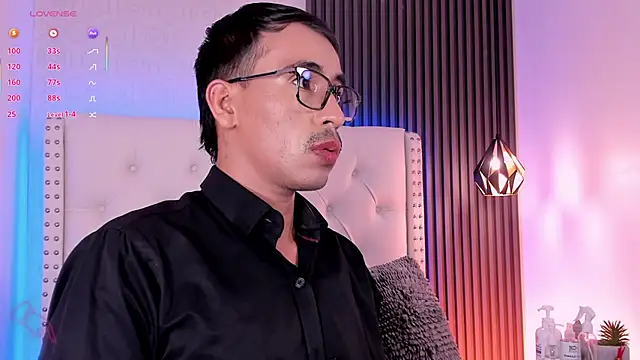 Snapshot of mr_aronnn chatting on 09/25/25, 10:30 mr aronnn online show from 09/25/25, 10:30