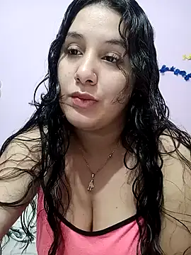 Snapshot of Deina_bunny chatting on 12/13/24, 09:41 Deina bunny online show from 12/13/24, 09:41