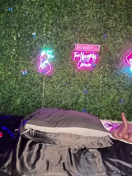 ThickAssRena online show from 04/01/26, 01:41