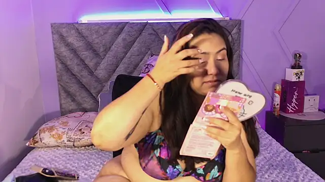 emmajohnss online show from 11/22/25, 04:00