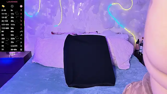 emmajohnss online show from 02/25/26, 04:00