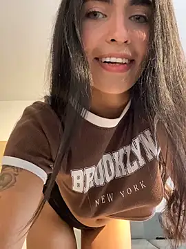 DaphneUwu online show from 04/05/26, 01:25