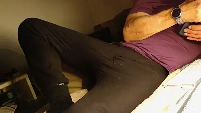 Snapshot of mike30nbg chatting on 12/18/24, 07:52 mike30nbg online show from 12/18/24, 07:52