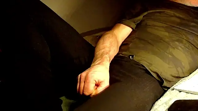 Snapshot of mike30nbg chatting on 01/21/25, 08:21 mike30nbg online show from 01/21/25, 08:21