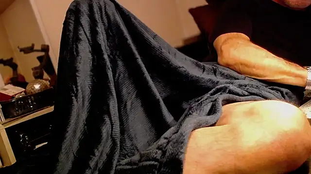 Snapshot of mike30nbg chatting on 01/22/25, 09:32 mike30nbg online show from 01/22/25, 09:32