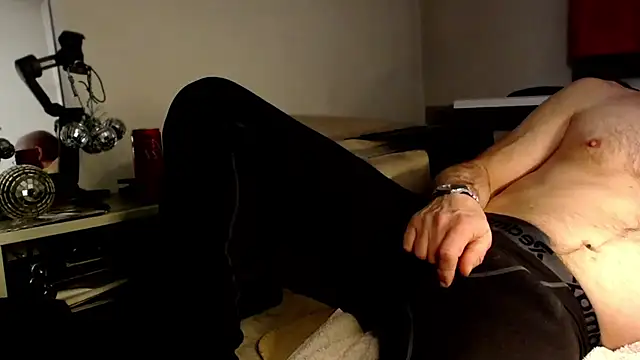 Snapshot of mike30nbg chatting on 02/28/25, 08:50 mike30nbg online show from 02/28/25, 08:50