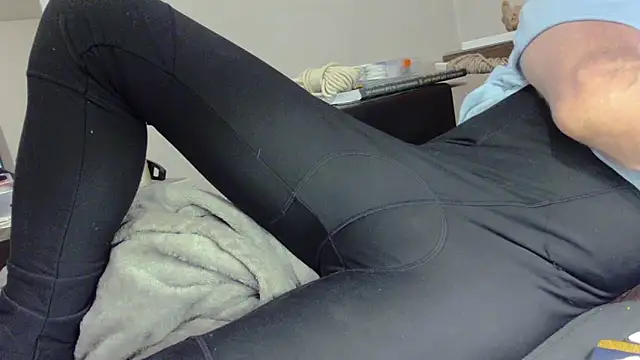 Snapshot of mike30nbg chatting on 10/05/25, 07:01 mike30nbg online show from 10/05/25, 07:01