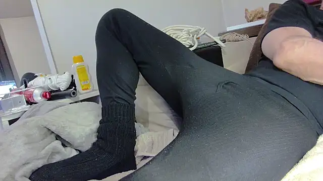 Snapshot of mike30nbg chatting on 10/11/25, 08:07 mike30nbg online show from 10/11/25, 08:07