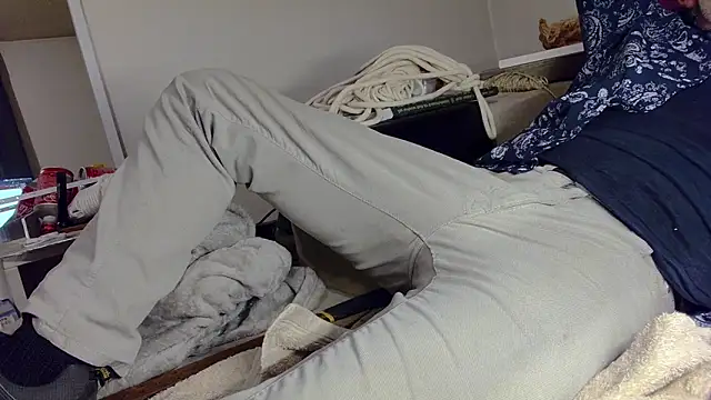 Snapshot of mike30nbg chatting on 10/13/25, 08:53 mike30nbg online show from 10/13/25, 08:53