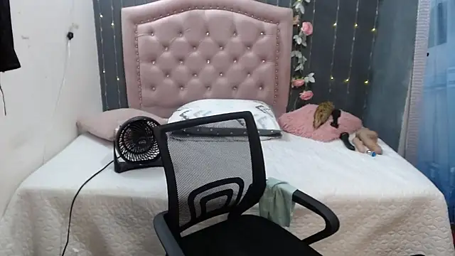 Snapshot of lalisha_96 chatting on 02/10/25, 11:45 lalisha 96 online show from 02/10/25, 11:45