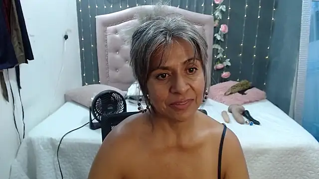 Snapshot of lalisha_96 chatting on 02/16/25, 05:26 lalisha 96 online show from 02/16/25, 05:26