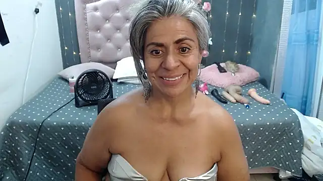 Snapshot of lalisha_96 chatting on 03/19/25, 11:03 lalisha 96 online show from 03/19/25, 11:03