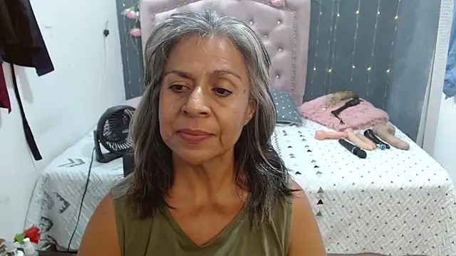 Snapshot of lalisha_96 chatting on 10/12/25, 04:33 lalisha 96 online show from 10/12/25, 04:33