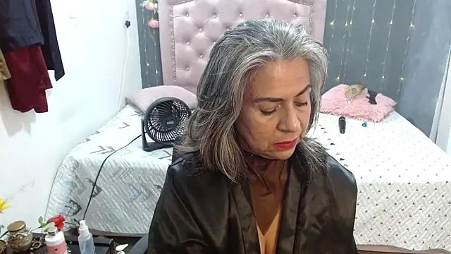 Snapshot of lalisha_96 chatting on 10/17/25, 11:18 lalisha 96 online show from 10/17/25, 11:18